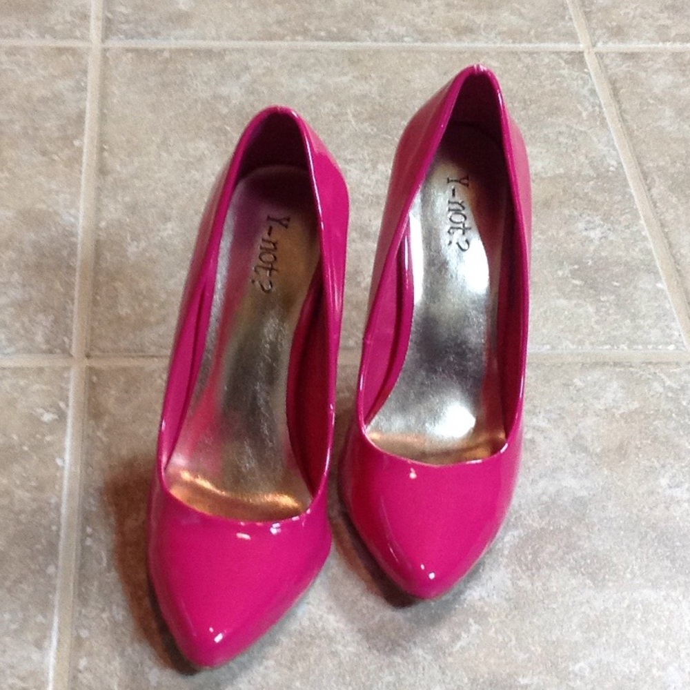 Cleaning out my closet!!!